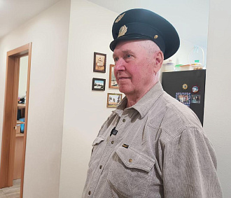К прыжку с парашютом на 80-летие готовится новосибирский пенсионер