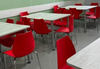 В двух детских больницах Новосибирска благотворители обновили мебель